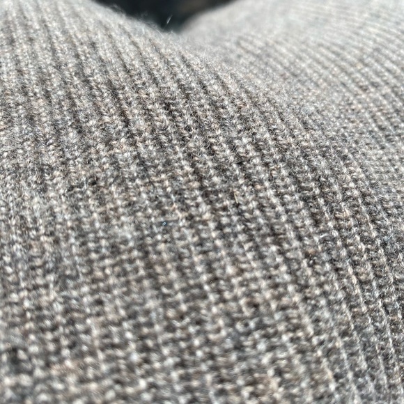 Theory cashmere ribbed sweater - Picture 3 of 5